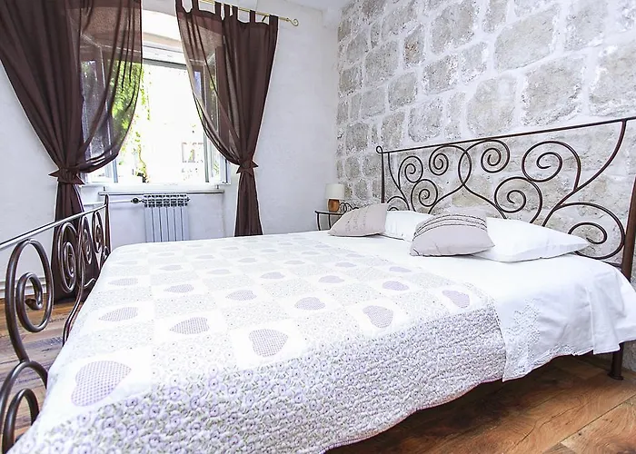 & Savonari 3*