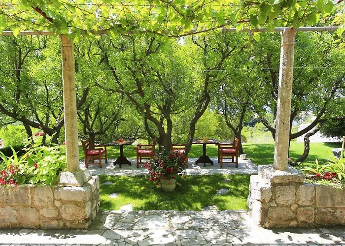 & Savonari Pensionat Orašac