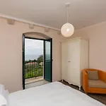 Guest house & Savonari