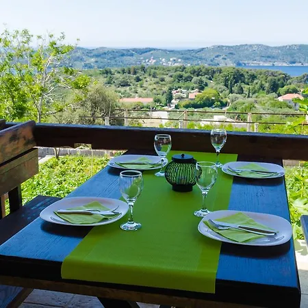 Πανσιόν & Savonari Orasac