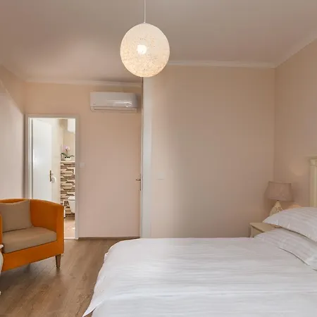 & Savonari 3* Orasac