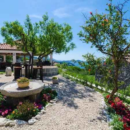 & Savonari 3* Orašac