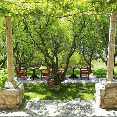 & Savonari Πανσιόν Orasac