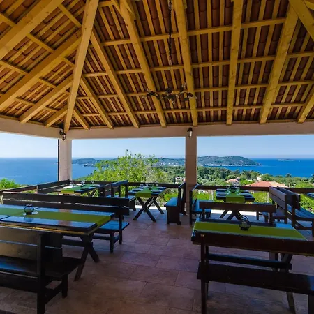 & Savonari Πανσιόν Orasac